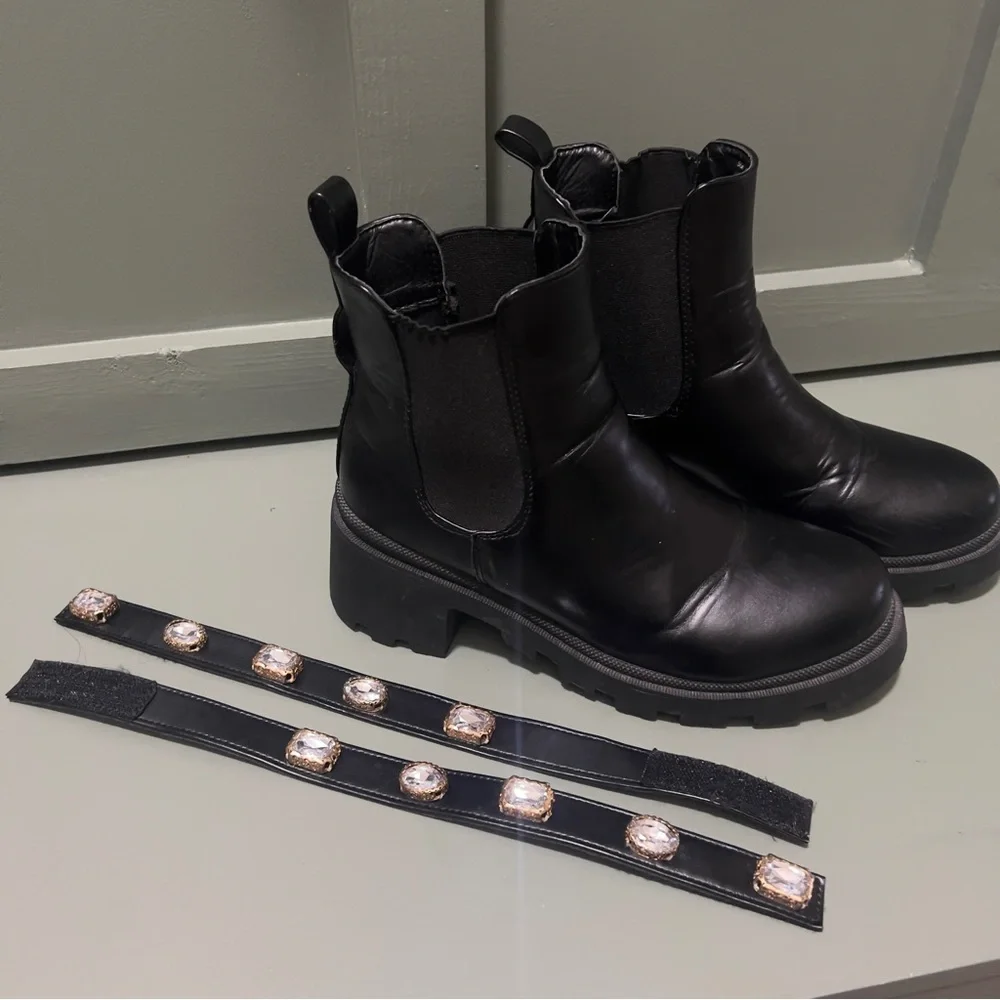 SUGAR Black Chelsea Boots with optional Rhinestone Embellishments size 8 - Picture 8 of 8